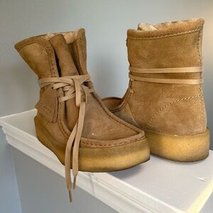 Clarke Wallabee Cup Hi Light Tan Suede